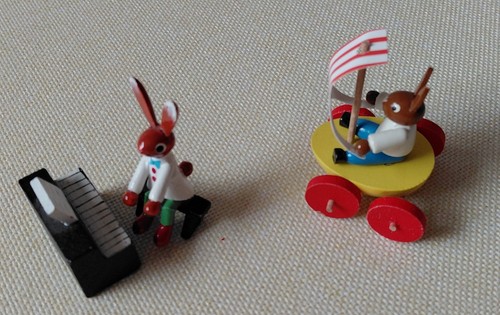 Zwei kleine hasen - zwei,